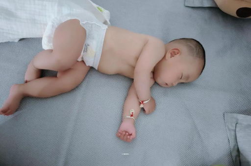 北京3个月宝宝怎么抱